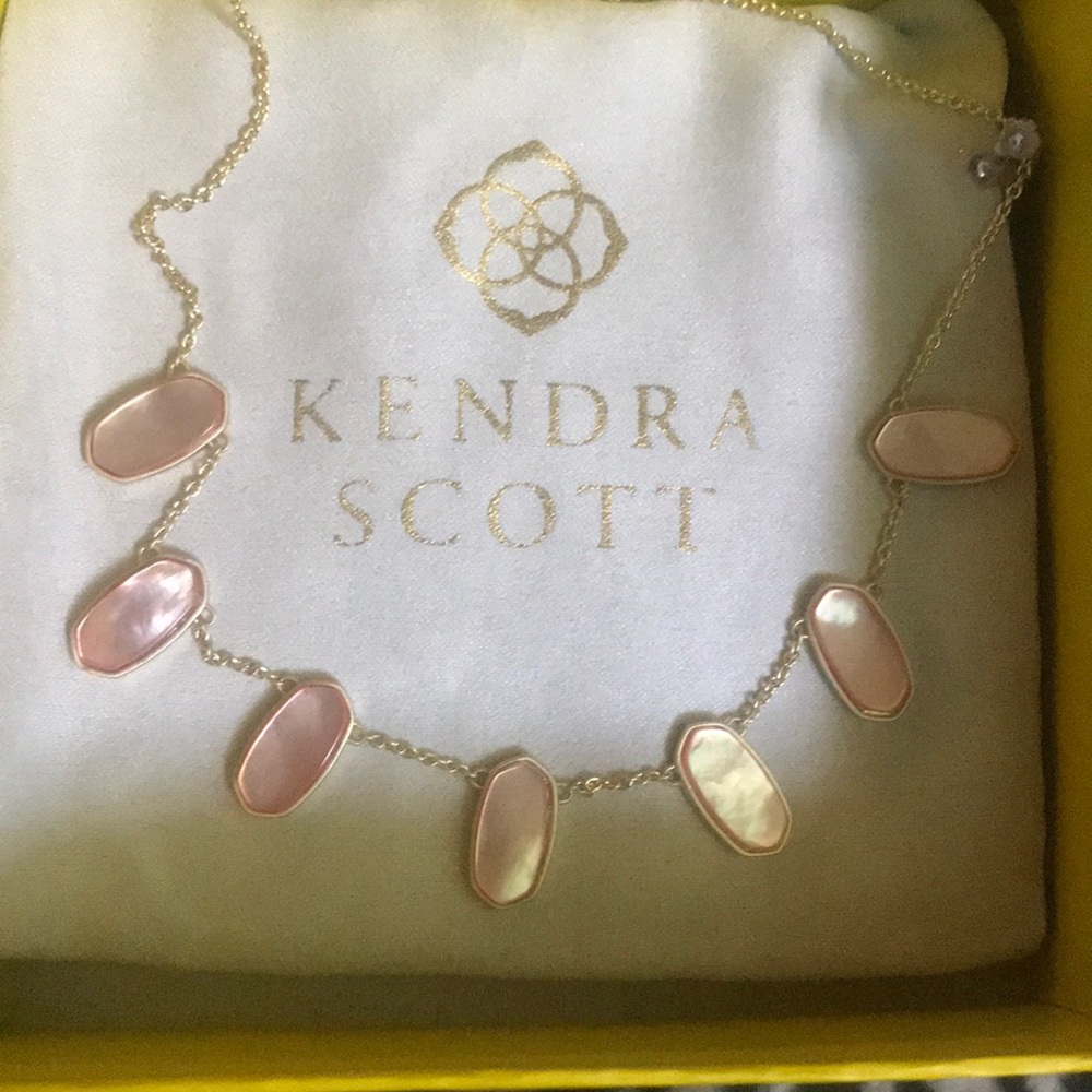 Kendra Scott mother of pearl necklace gold tone - Picture 8 of 8